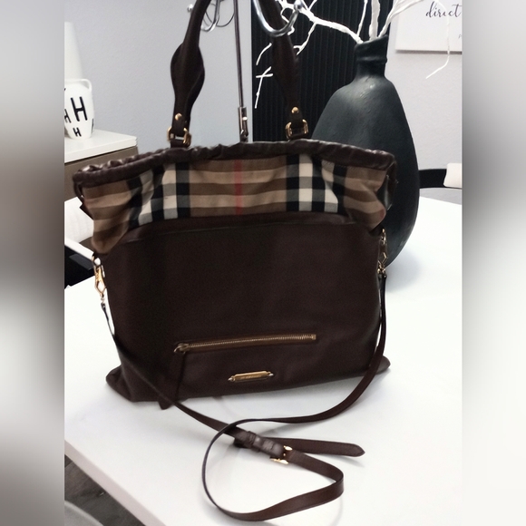 Burberry bags - Picture 1 of 16
